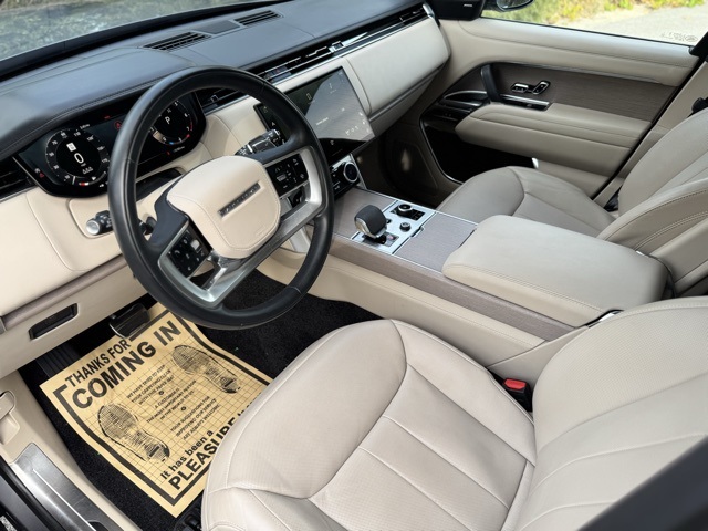 2023 Land Rover Range Rover SE photo 11