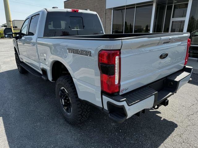 2025 Ford F-250 Lariat photo 3