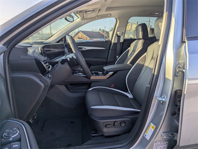 2025 Buick Envision Sport Touring photo 2