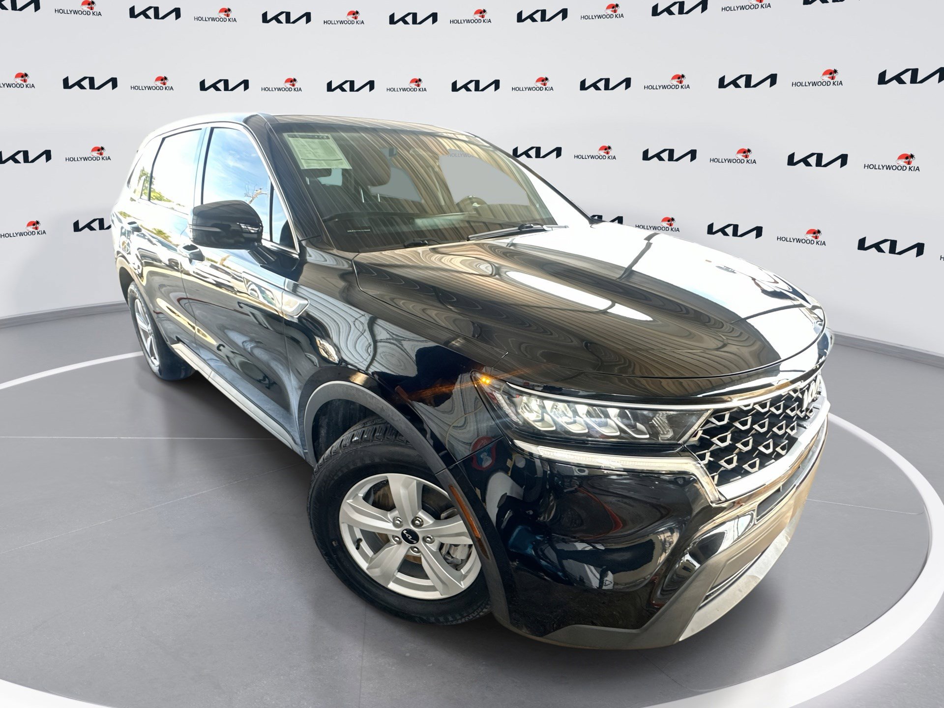 2022 Kia Sorento LX's photo
