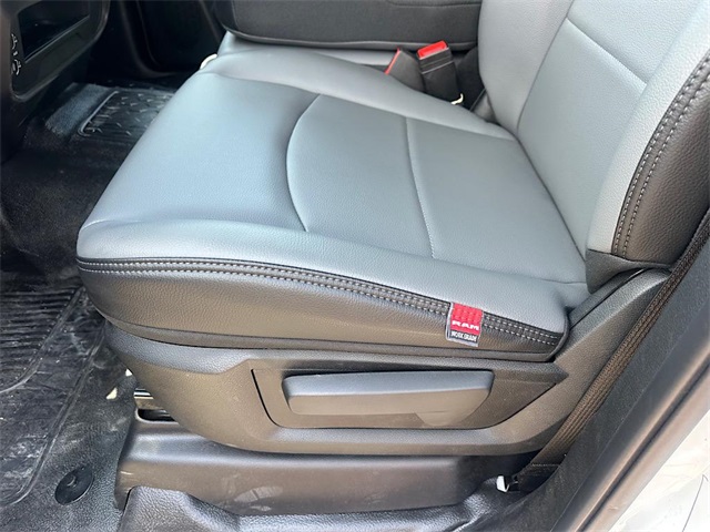 2025 Ram 5500 Tradesman photo 13