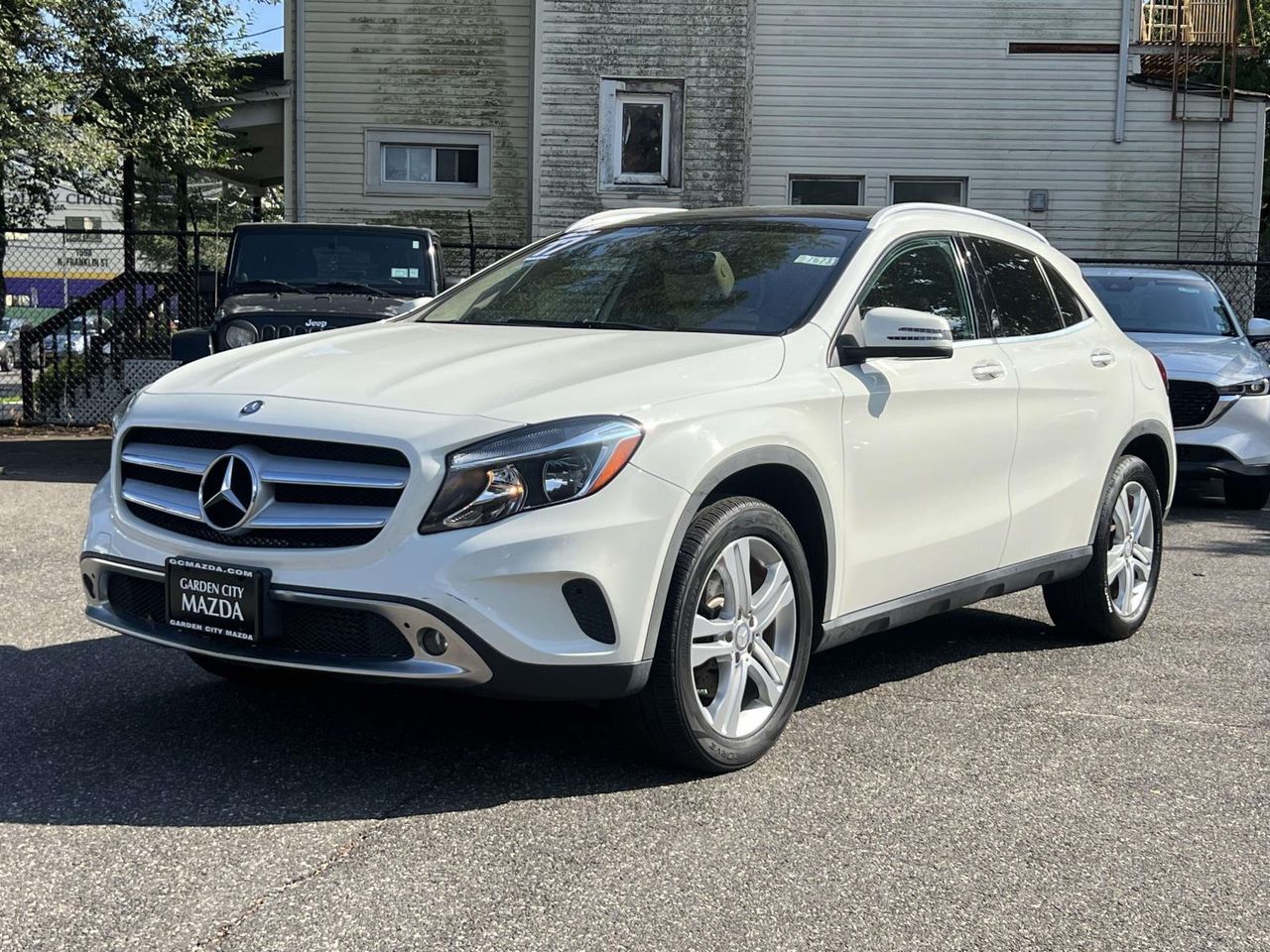 2017 Mercedes Benz GLA 250 4MATIC photo 2