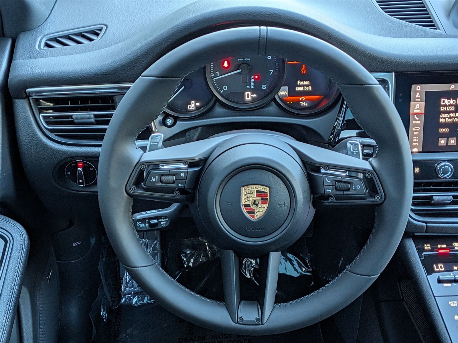 2026 Porsche Macan T photo 15