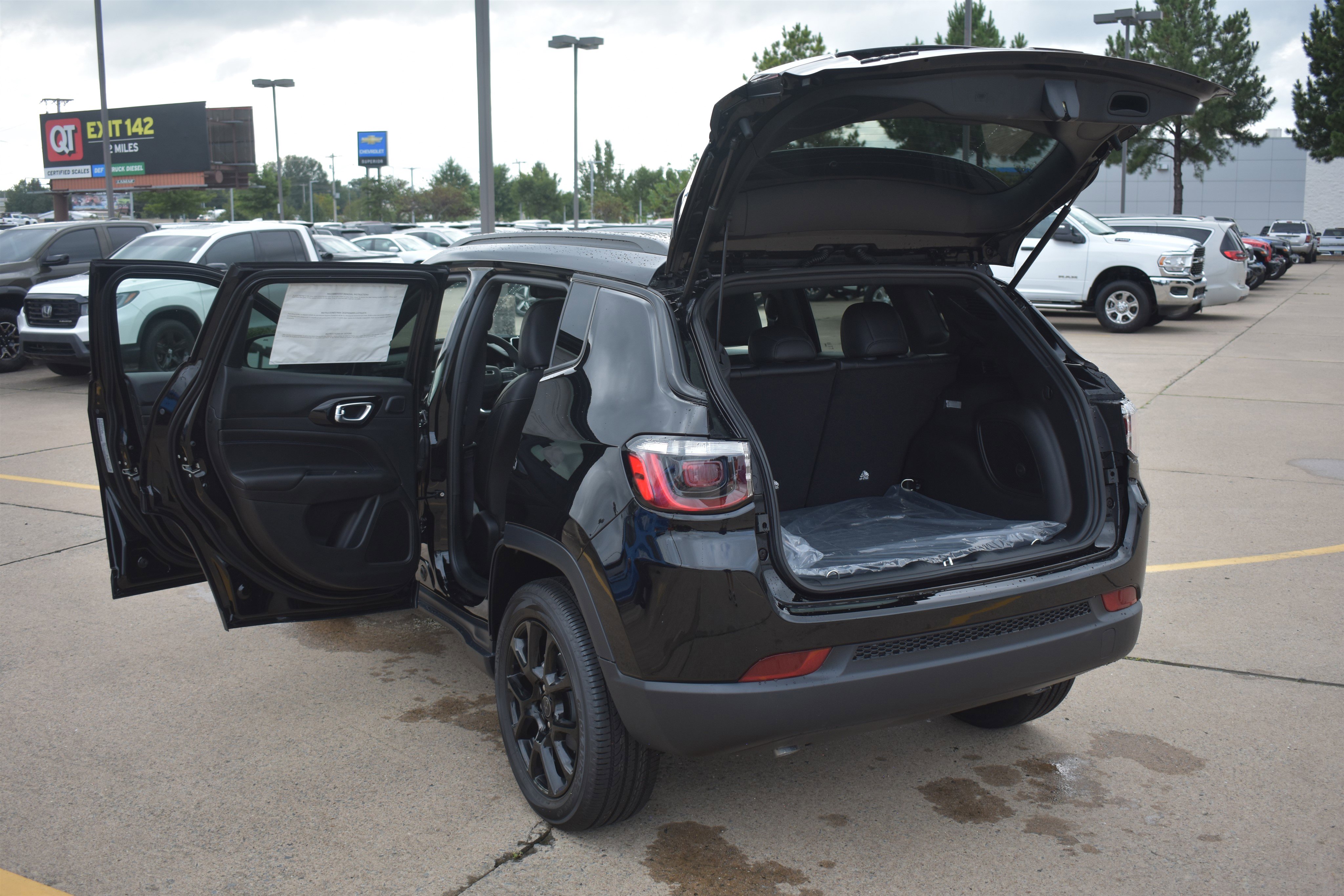 2025 Jeep Compass Latitude photo 7