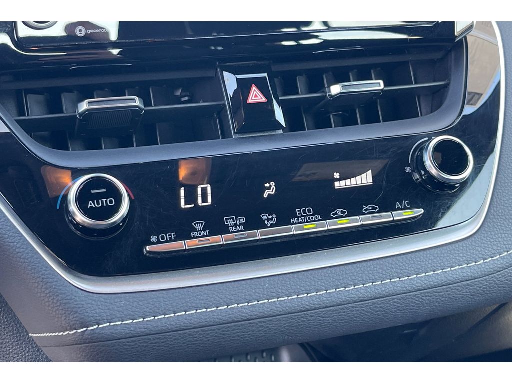 2022 Toyota Corolla SE photo 25