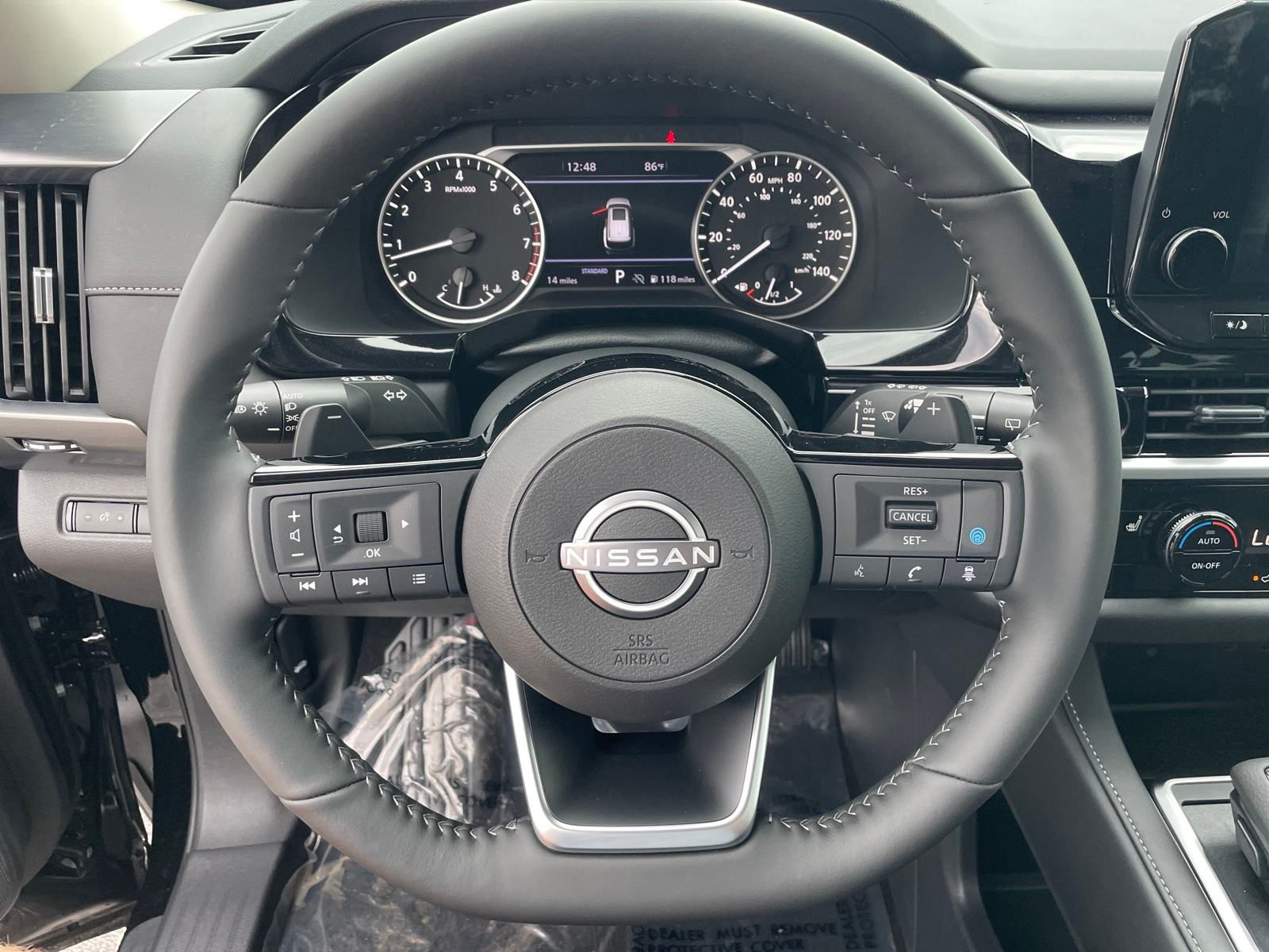 2025 Nissan Pathfinder SL photo 9