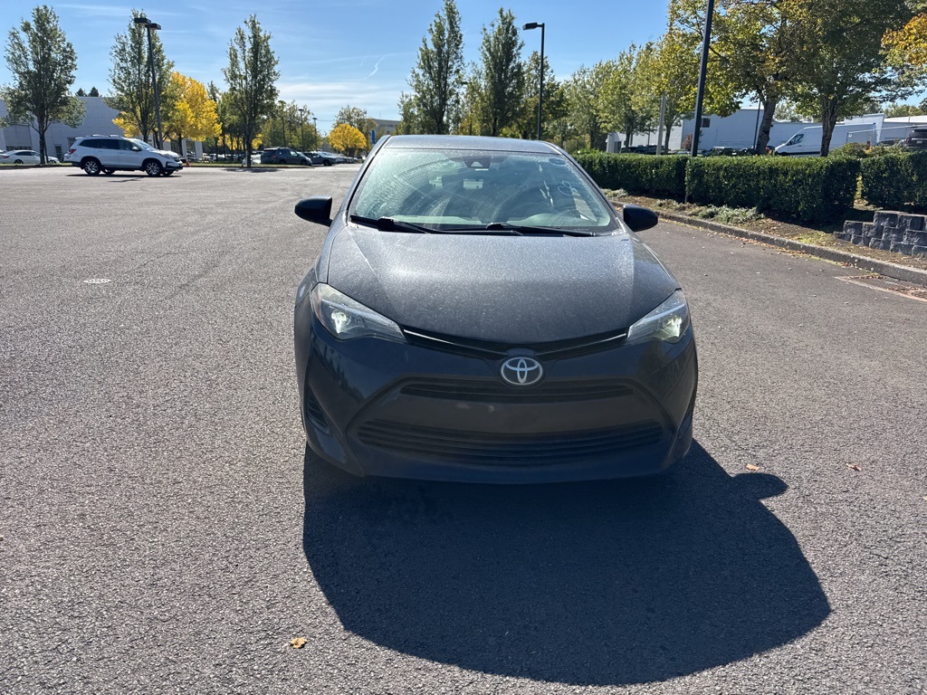 2017 Toyota Corolla LE photo 2