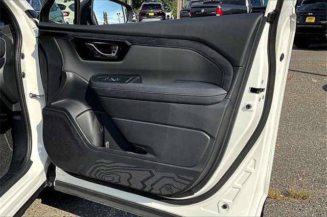 2025 Subaru Forester Limited Base photo 21