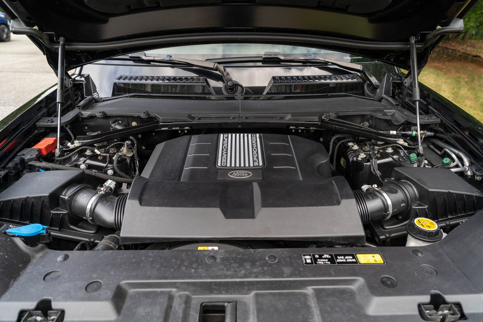 2023 Land Rover Defender V8 photo 13
