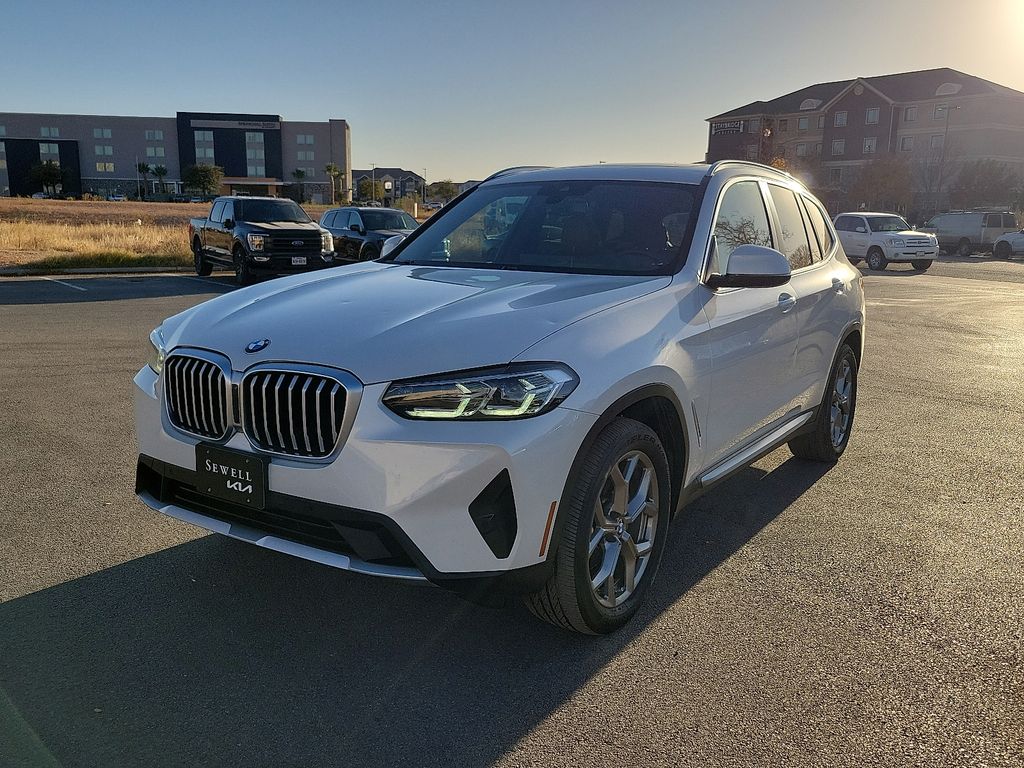 2023 BMW X3 30i's photo