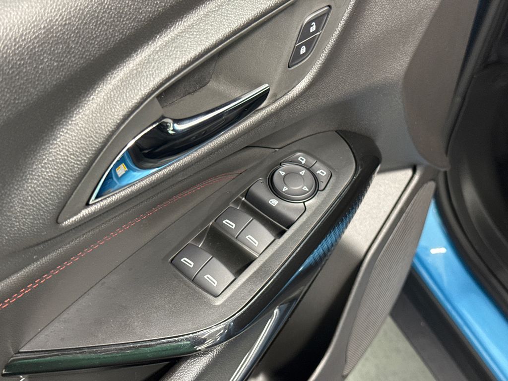 2025 Chevrolet Trax photo 12