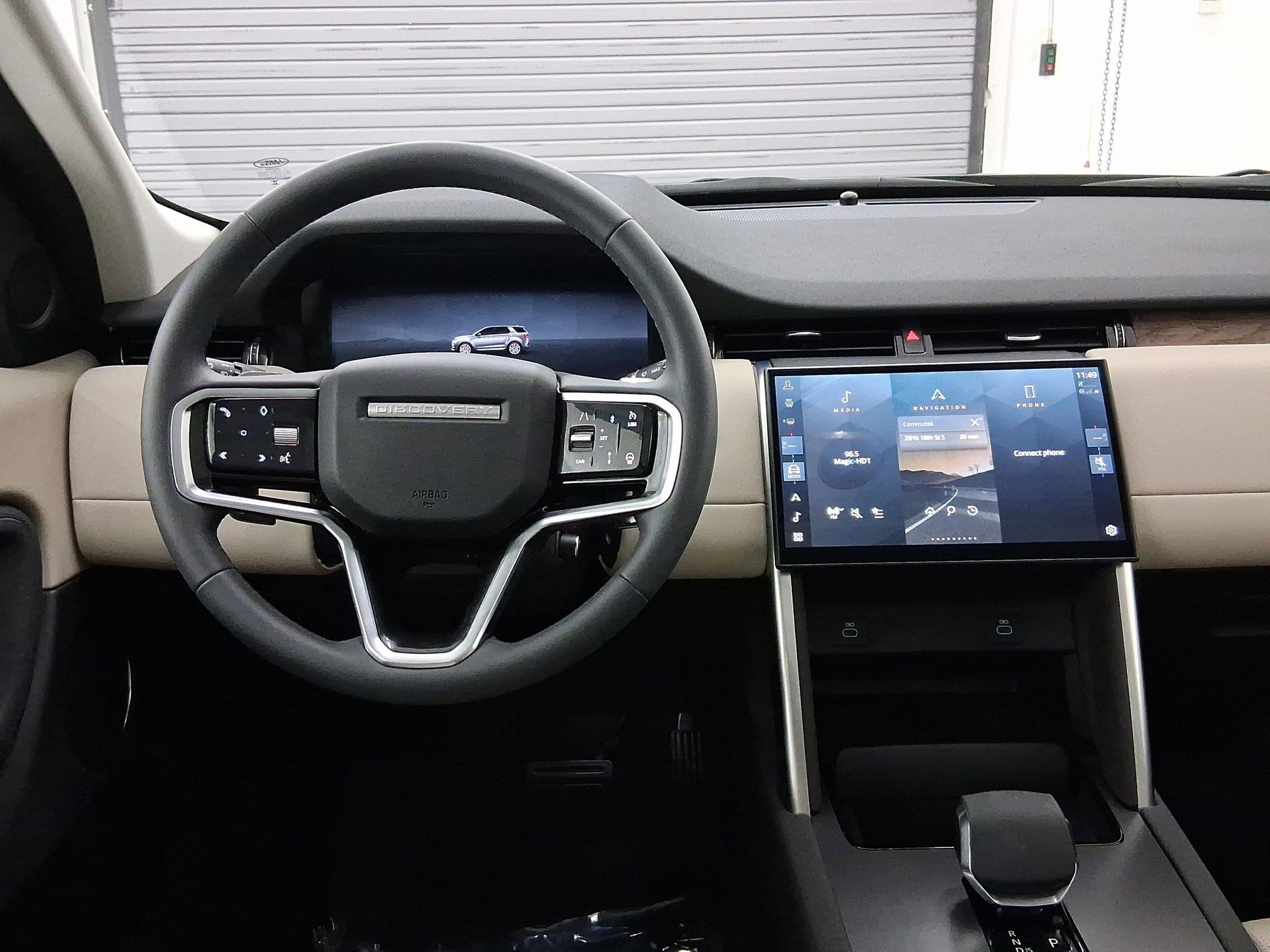 2025 Land Rover Discovery Sport S photo 2