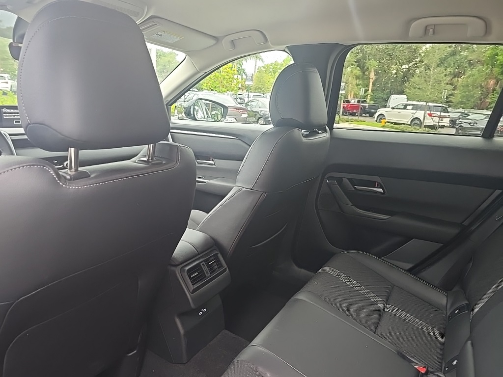 2025 Mazda CX-50 2.5 Select photo 20