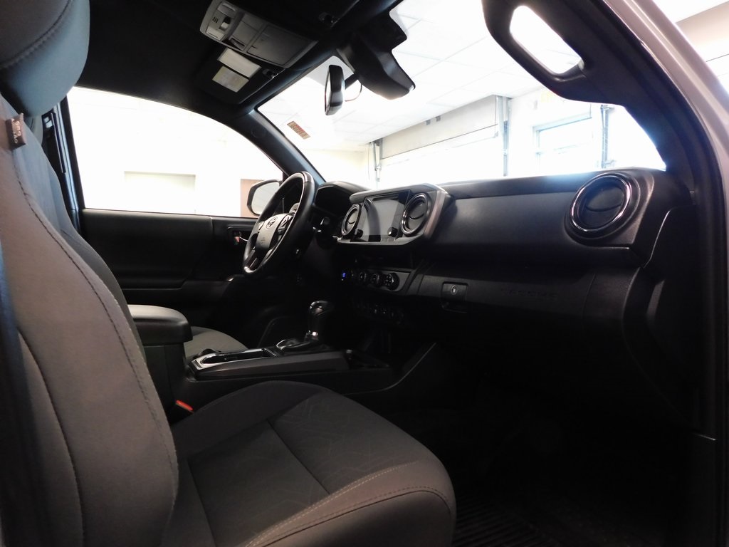 2018 Toyota Tacoma TRD Sport photo 44