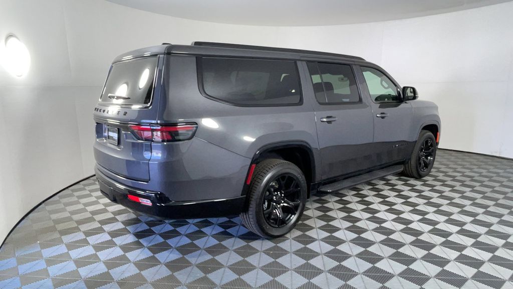 2025 Jeep Wagoneer Series II Carbide photo 2