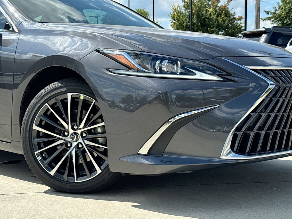2025 Lexus ES Premium photo 10