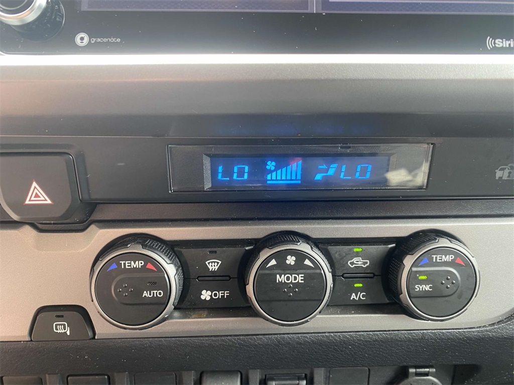 2022 Toyota Tacoma SR5 photo 17