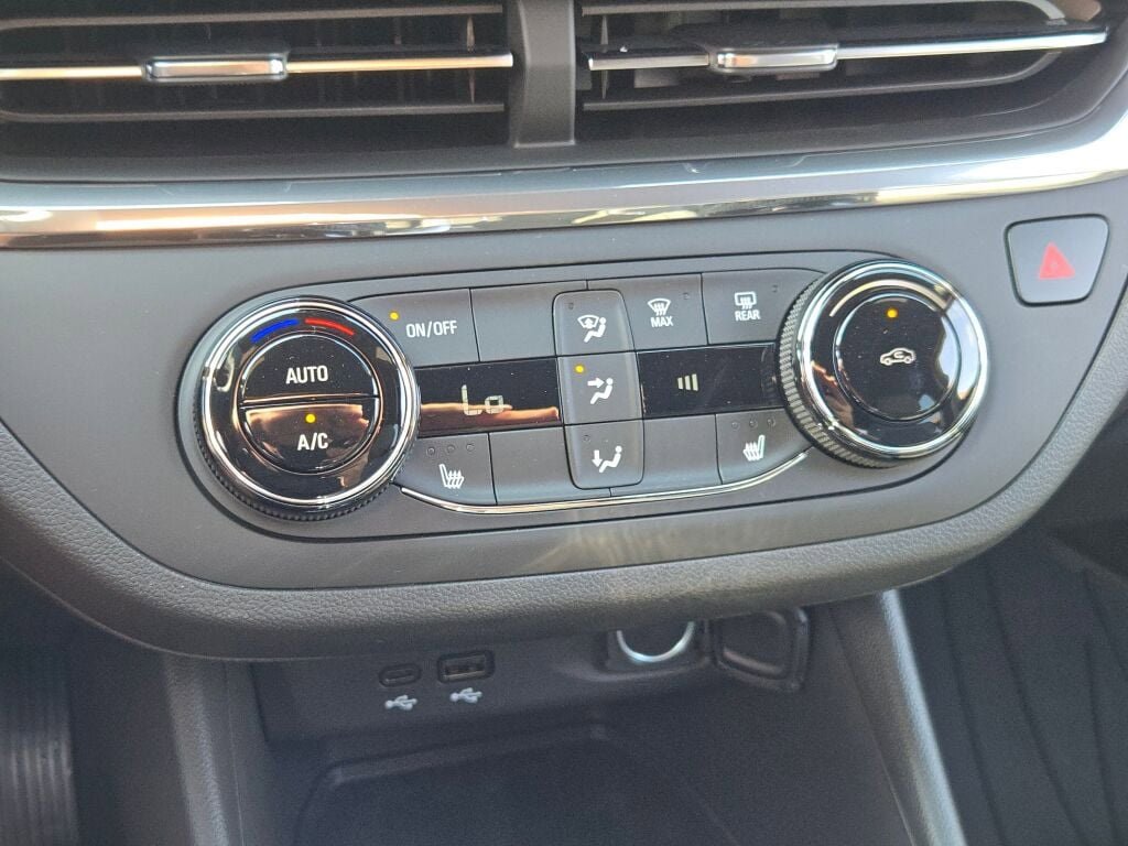 2025 Buick Envista Preferred photo 25