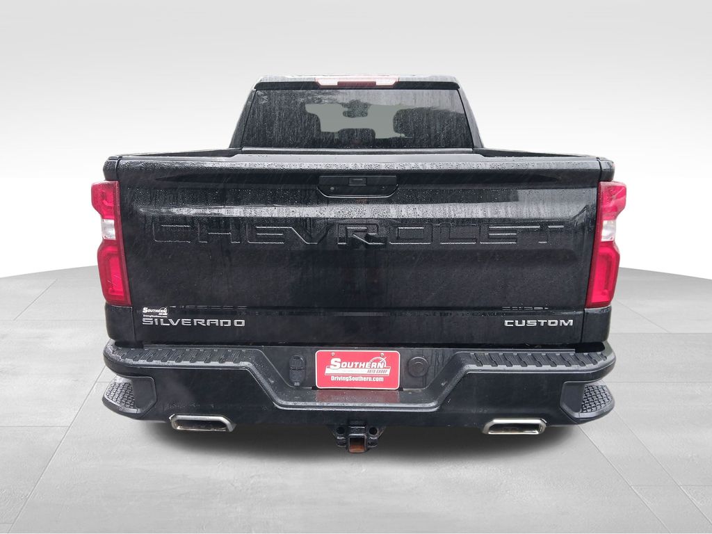 2019 Chevrolet Silverado 1500 Custom photo 3