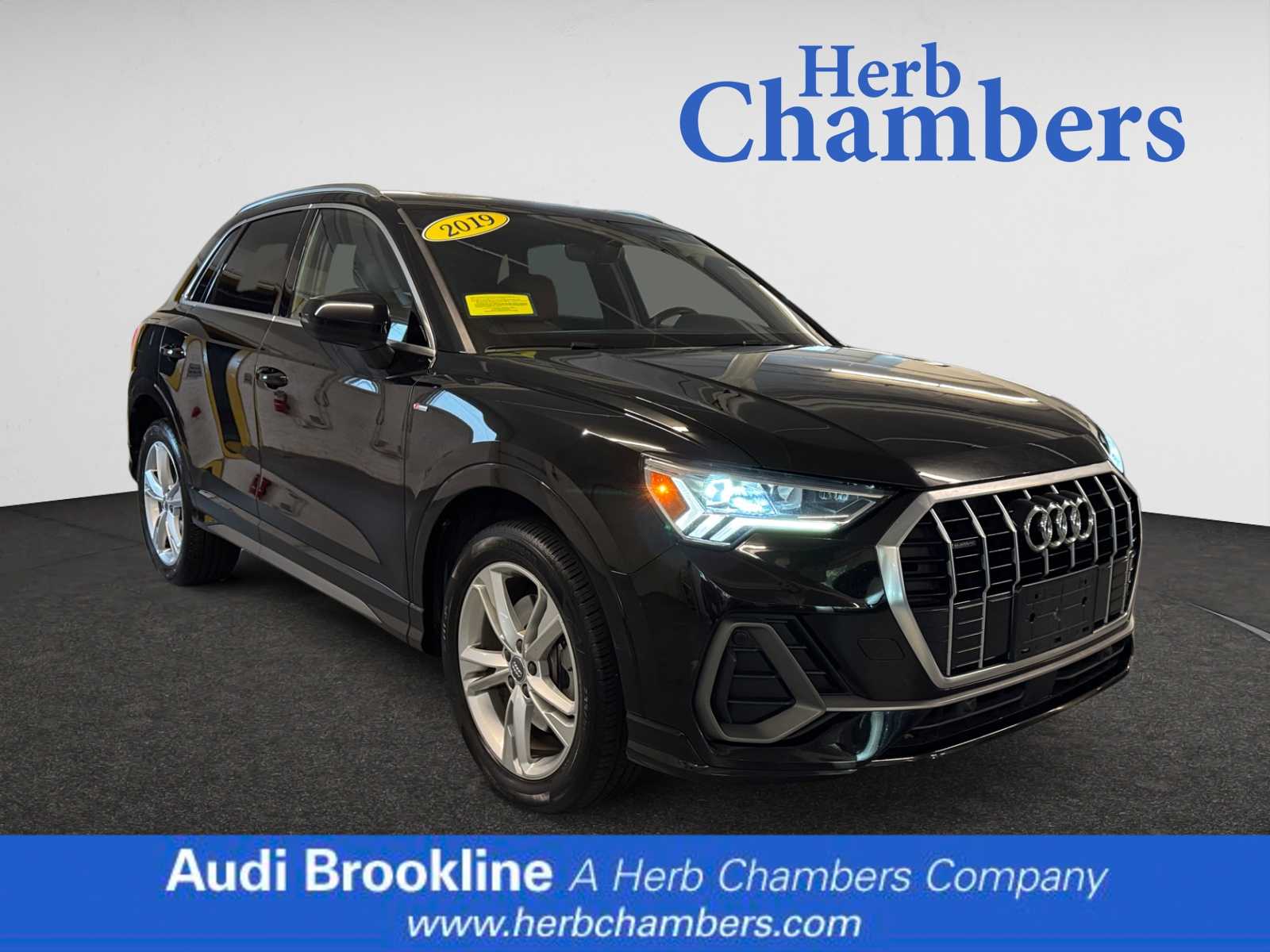 2019 Audi Q3 S Line Premium Plus's photo