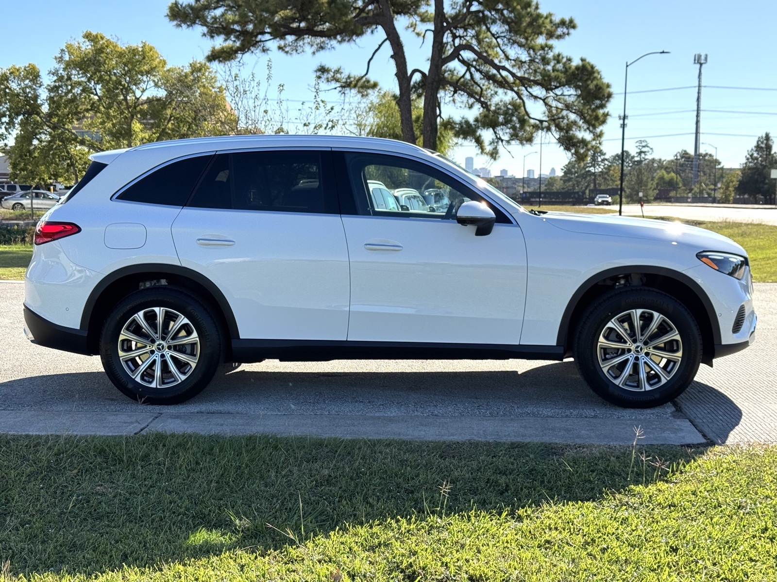 2026 Mercedes Benz GLC 300 photo 2