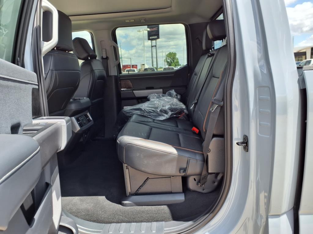 2025 Ford F-250 Lariat photo 18