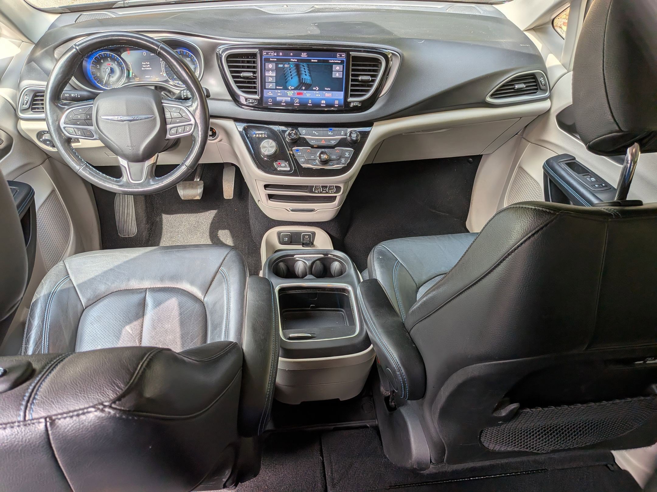 2021 Chrysler Pacifica Touring L photo 27