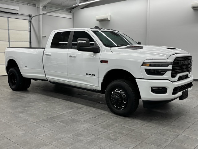 2025 RAM Ram 3500 Pickup Laramie's photo