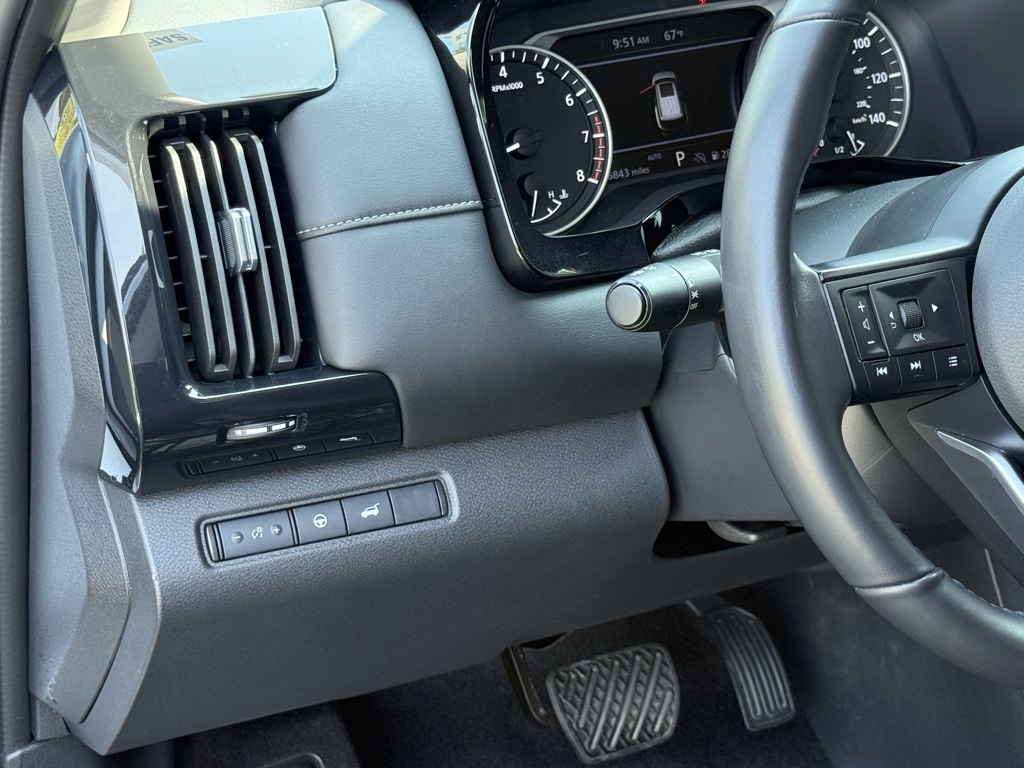 2025 Nissan Pathfinder SV photo 13