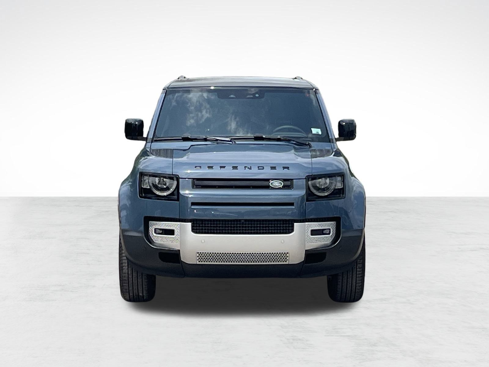 2025 Land Rover Defender 110 S photo 4