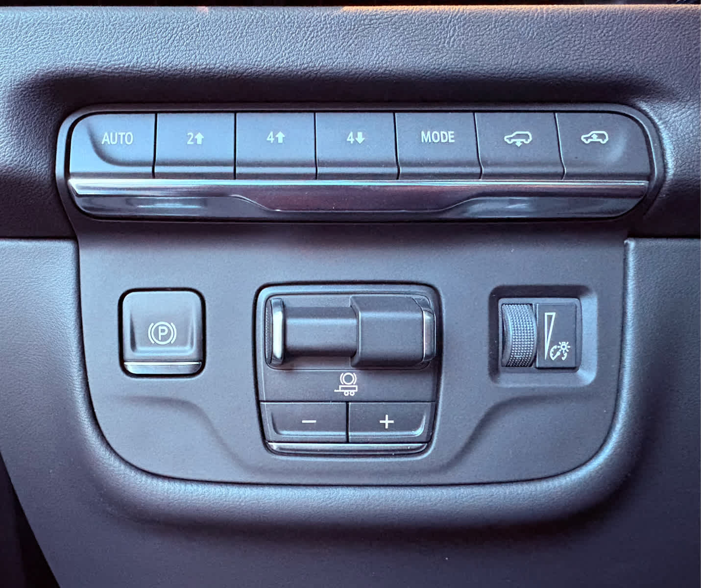 2025 Cadillac Escalade Premium Luxury photo 10