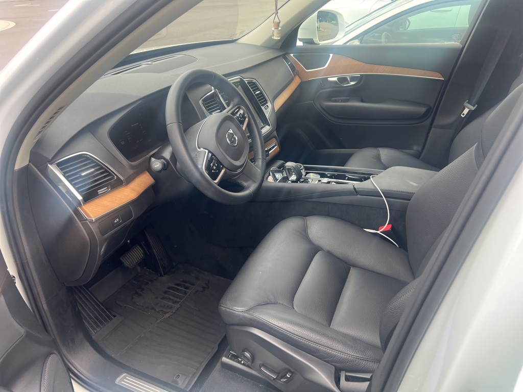2024 Volvo XC90 Plus photo 3