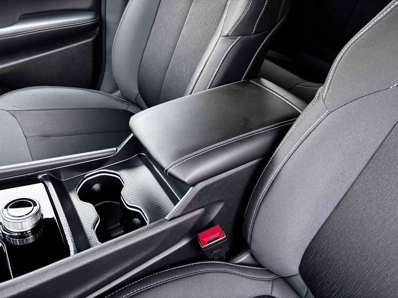 2025 Jeep Grand Cherokee Laredo photo 18