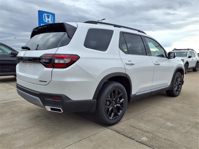 2025 Honda Pilot Touring photo 2