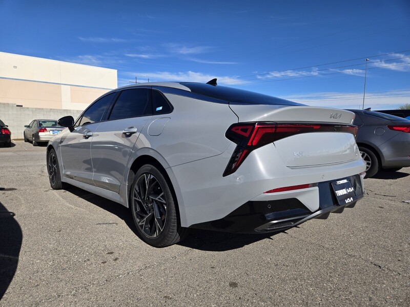 2025 Kia K5 GT-Line photo 4