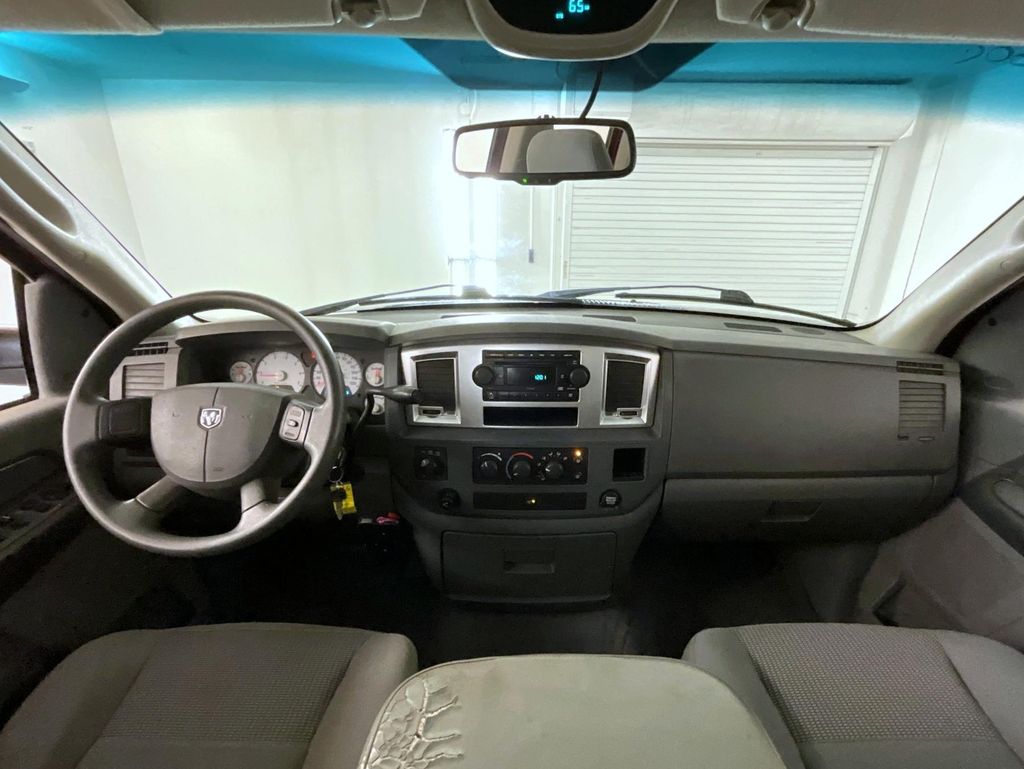 2008 Dodge Ram SLT photo 13