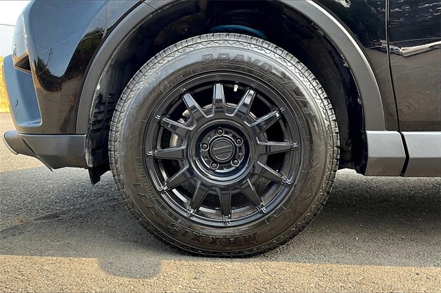 2016 Toyota RAV4 SE photo 6