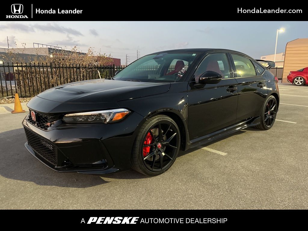 2024 Honda Civic Hatchback Type-R's photo