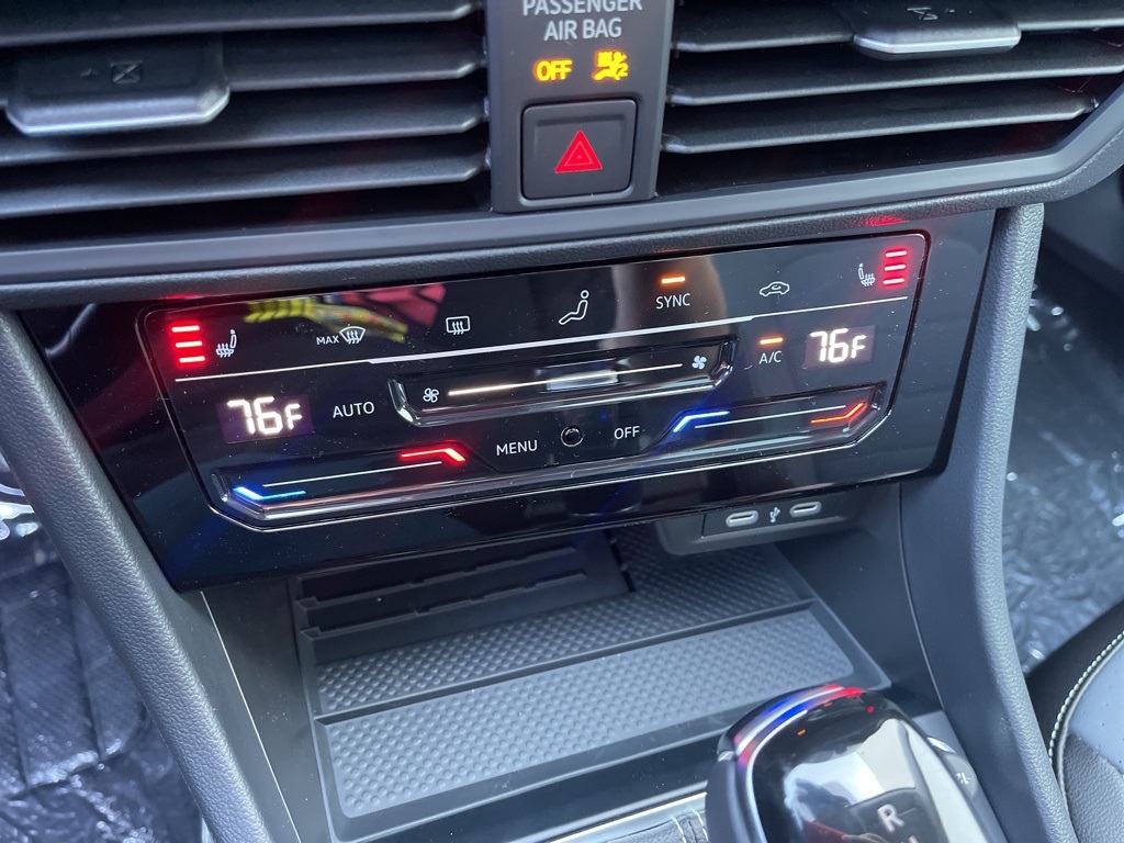 2025 Volkswagen Jetta 1.5T SE photo 9