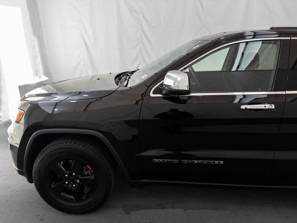 2018 Jeep Grand Cherokee Laredo photo 2