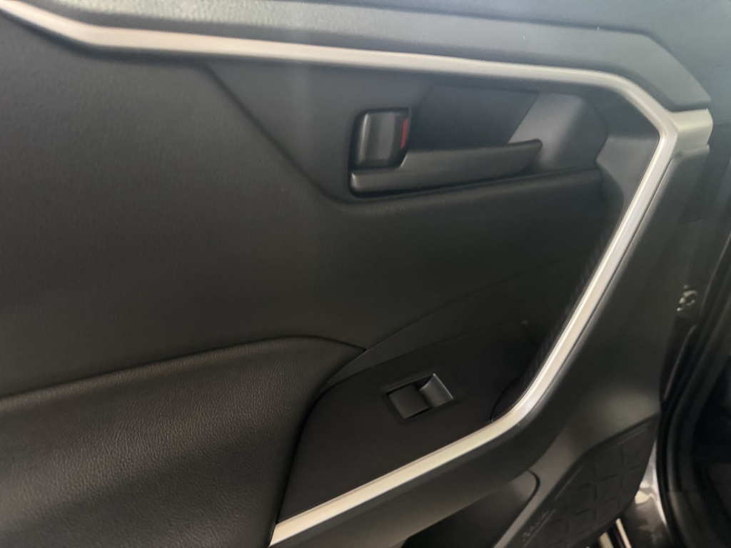 2025 Toyota RAV4 LE photo 16