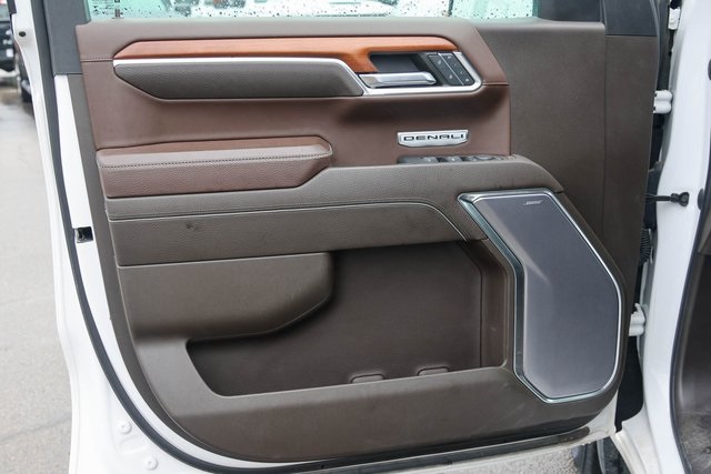 Used 2023 White GMC Denali image 12