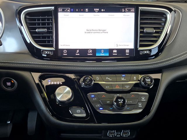 2025 Chrysler Pacifica photo 11
