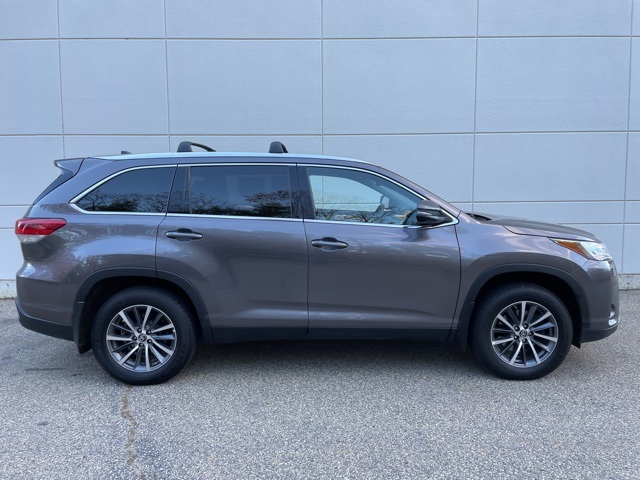 2019 Toyota Highlander XLE photo 3