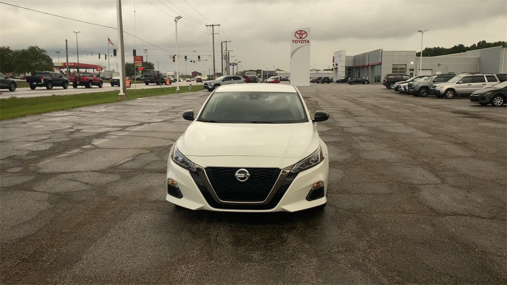 2022 Nissan Altima 2.5 SR photo 3