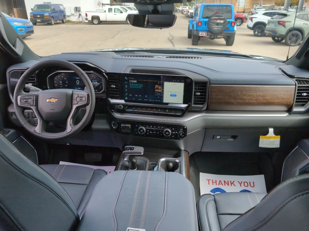 2026 Chevrolet Silverado 1500 High Country photo 9