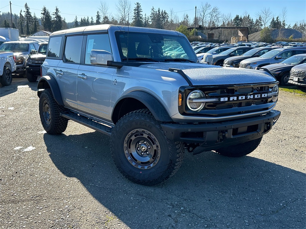 2024 Ford Bronco 4-Door Outer Banks's photo