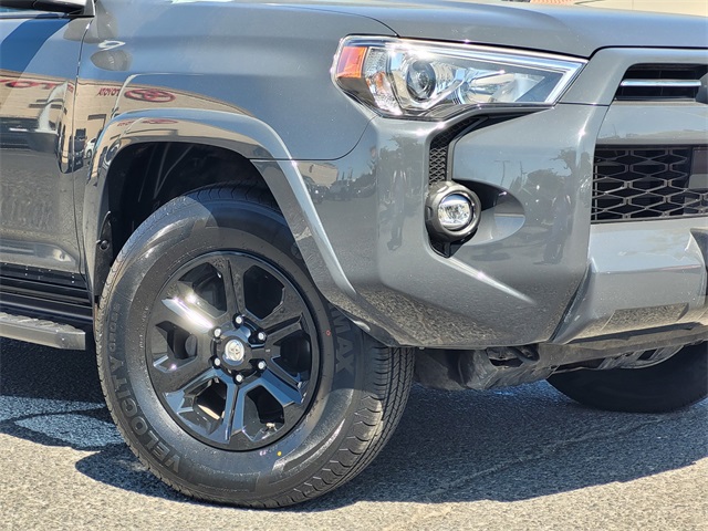 2024 Toyota 4Runner SR5 photo 3