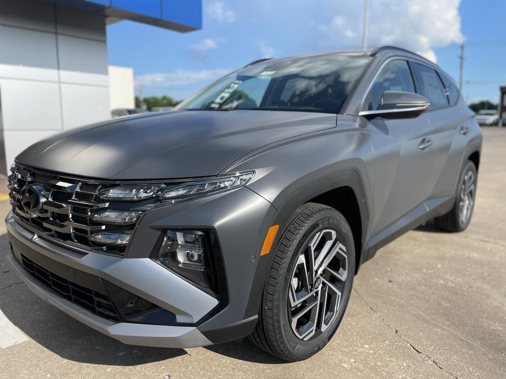 2025 Hyundai Tucson Limited photo 2