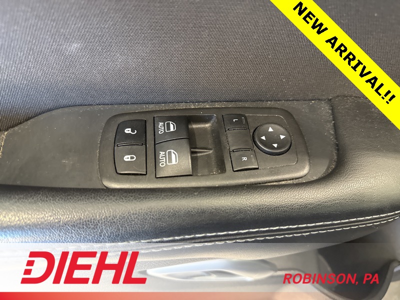 2022 Dodge Challenger SXT AWD photo 16